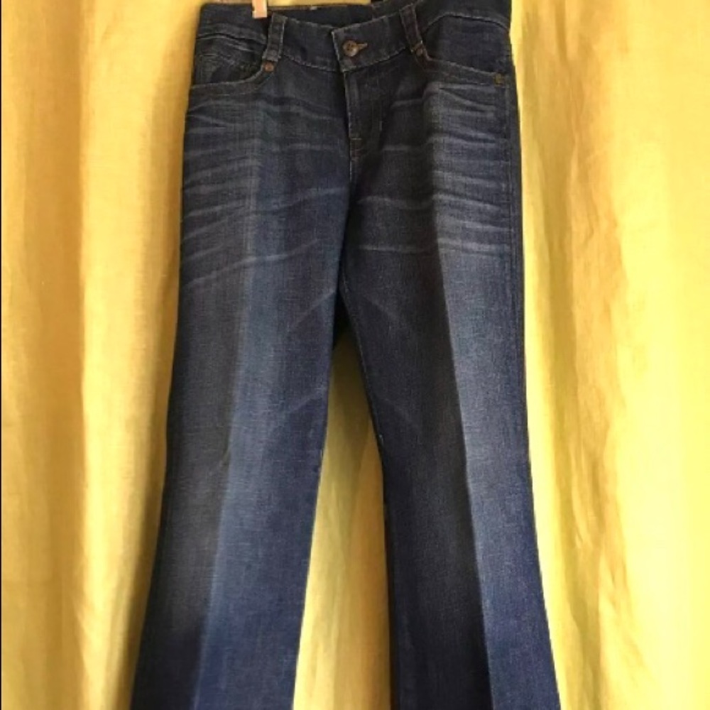 Tag Jeans